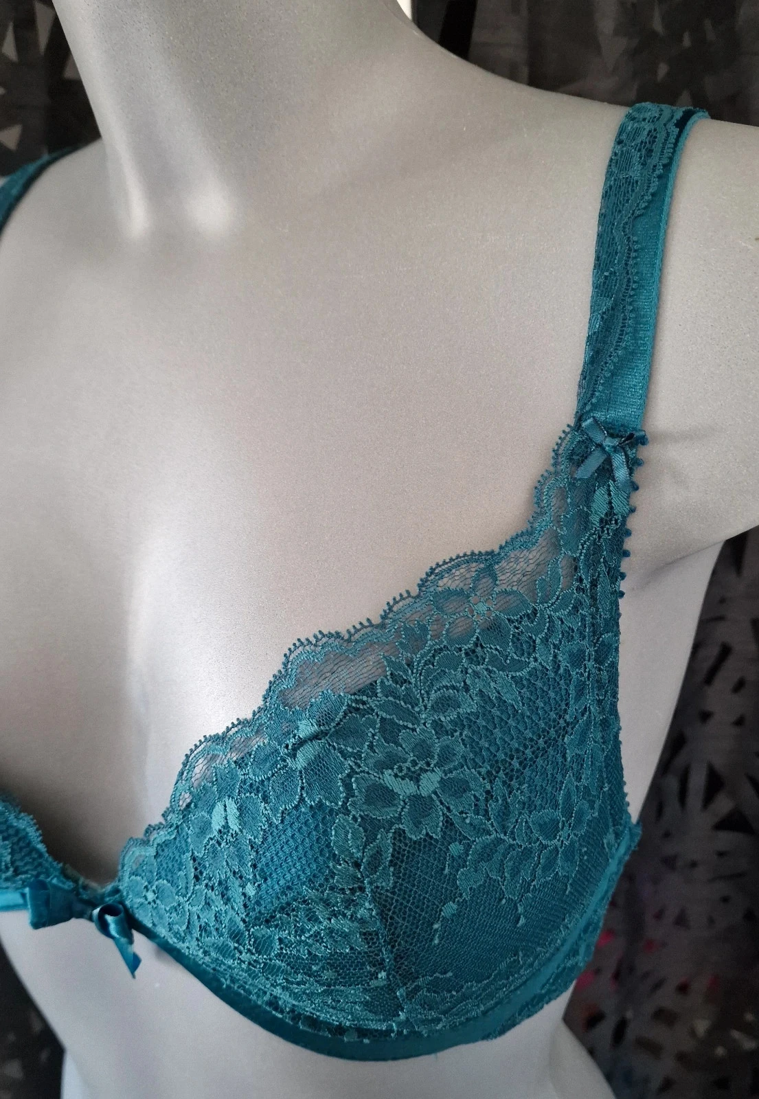 Bra Darjeeling 85E (70E) emerald green – Like new condition – photo 2